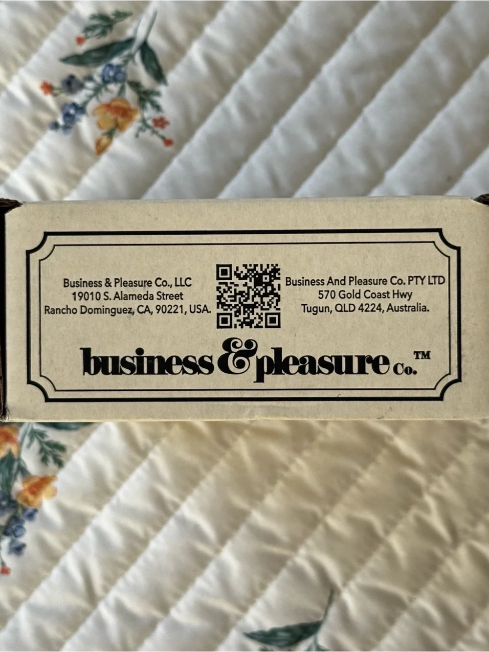 NWT Business & Pleasure Riviera Cotton Embroidered Coasters, Set of 4 & Stand